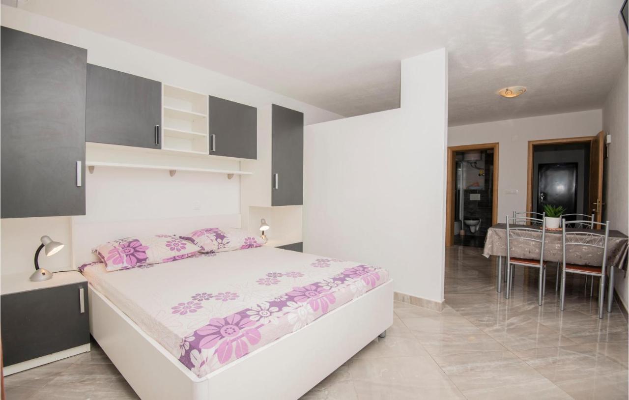Beautiful Apartment In Krvavica With Kitchen Exteriör bild